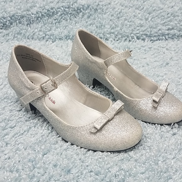 Restricted Other - Silver glittery heels
